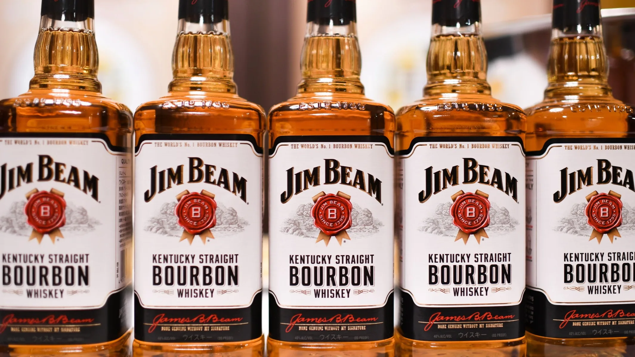 Tarifele lui Trump vor duce la boicoturi ale brandurilor din SUA, avertizează proprietarul Jim Beam.